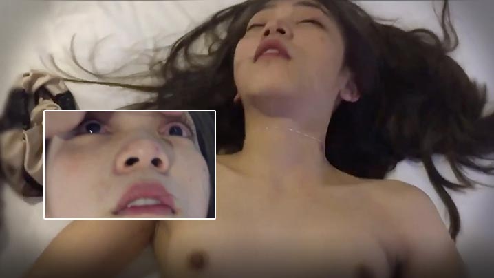 极品网红女神颜值网红美女生日吃饭被迷奸手里拿着玫瑰.完全死猪状态被多人玩弄